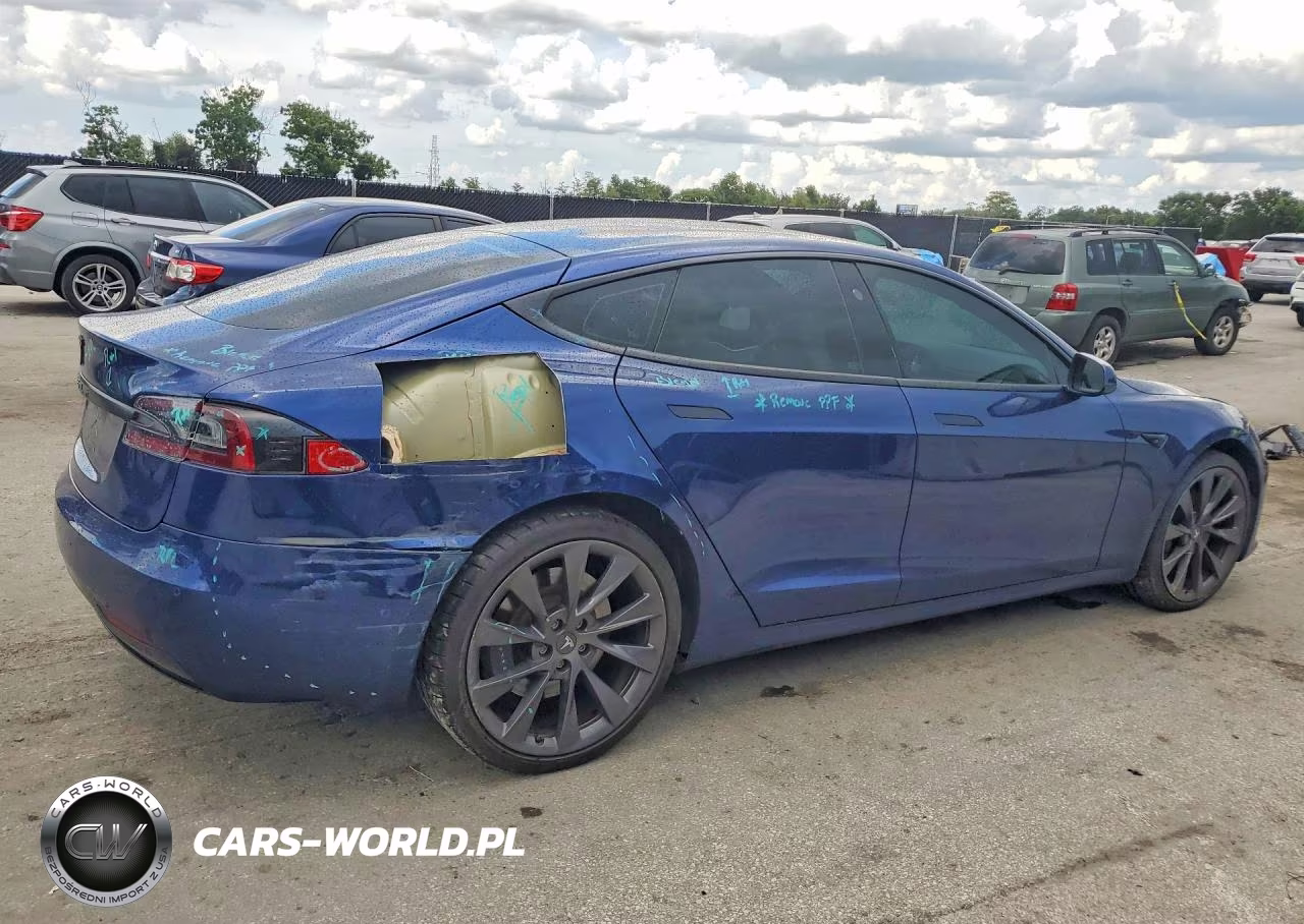 2017 Tesla Model S VIN:5YJSA1E21HF207063 - 3