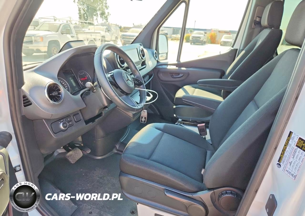 2025 Mercedes-Benz Sprinter 2500 VIN:W1Z4KFHY8SP818568 - 7