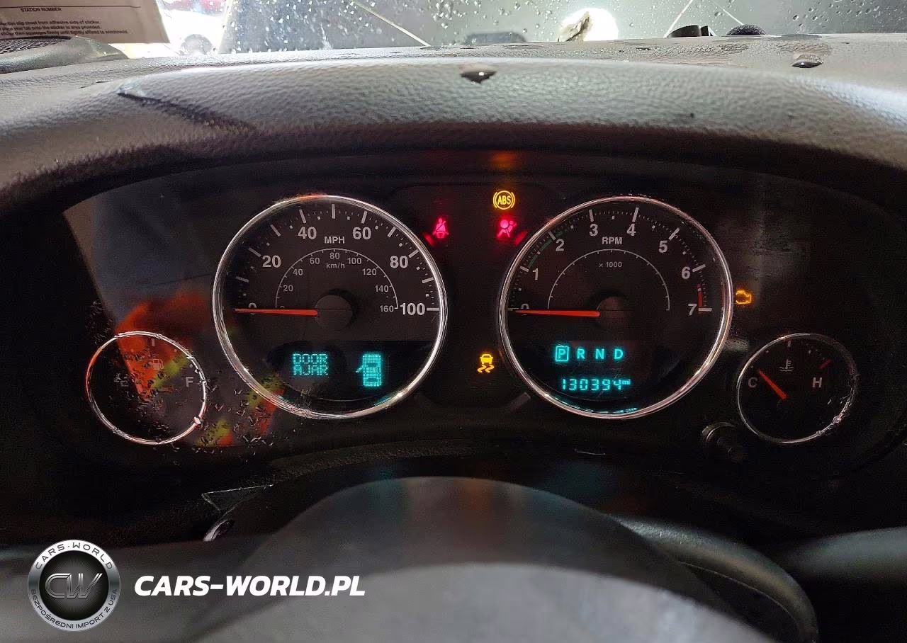2018 Jeep Wrangler Jk Unlimited Sahara VIN:1C4BJWEG8JL936396 - 9