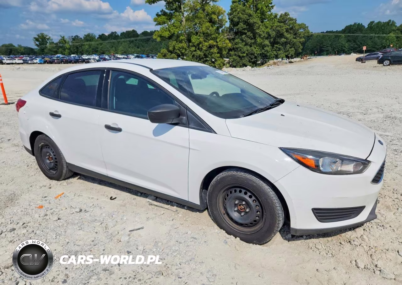 2017 Ford Focus S VIN:1FADP3E20HL202328 - 4