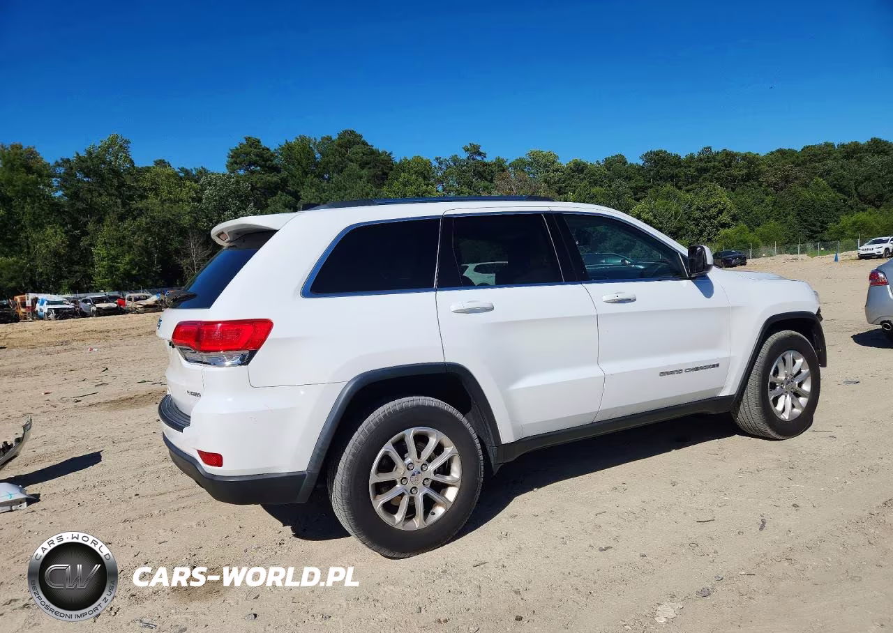 2015 Jeep Grand Cherokee Laredo VIN:1C4RJFAG9FC142583 - 3