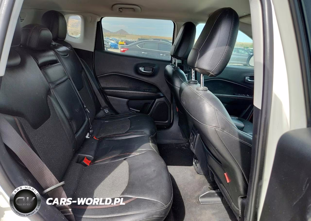 2018 Jeep Compass Trailhawk VIN:3C4NJDDB6JT465523 - 10