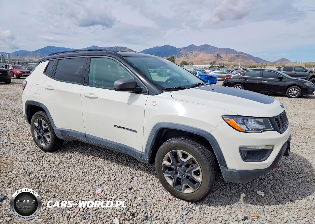 2018 Jeep Compass Trailhawk VIN:3C4NJDDB6JT465523 - 4