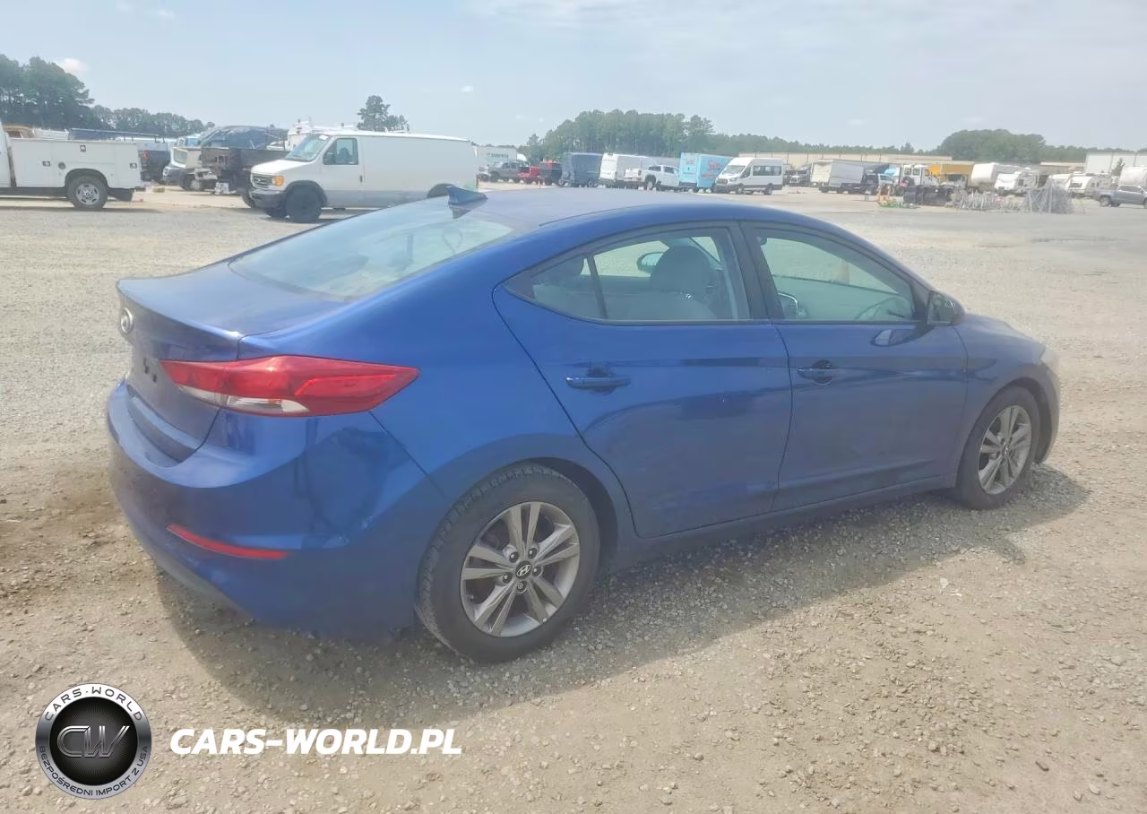 2018 Hyundai Elantra Sel VIN:5NPD84LF4JH368459 - 3