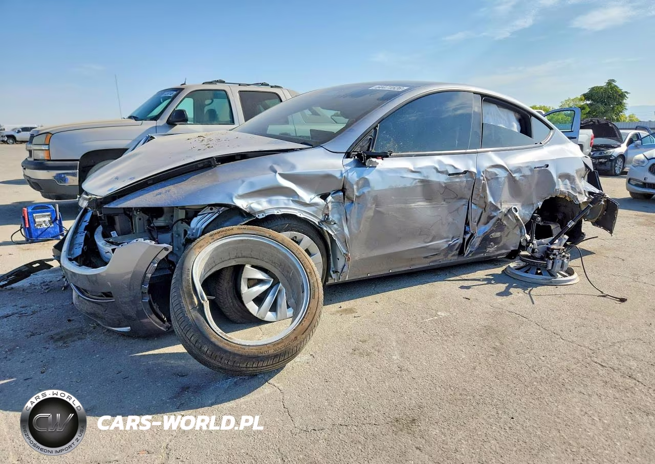 2026 Tesla Model Y VIN:7SAYGDED9TF430667 - 1