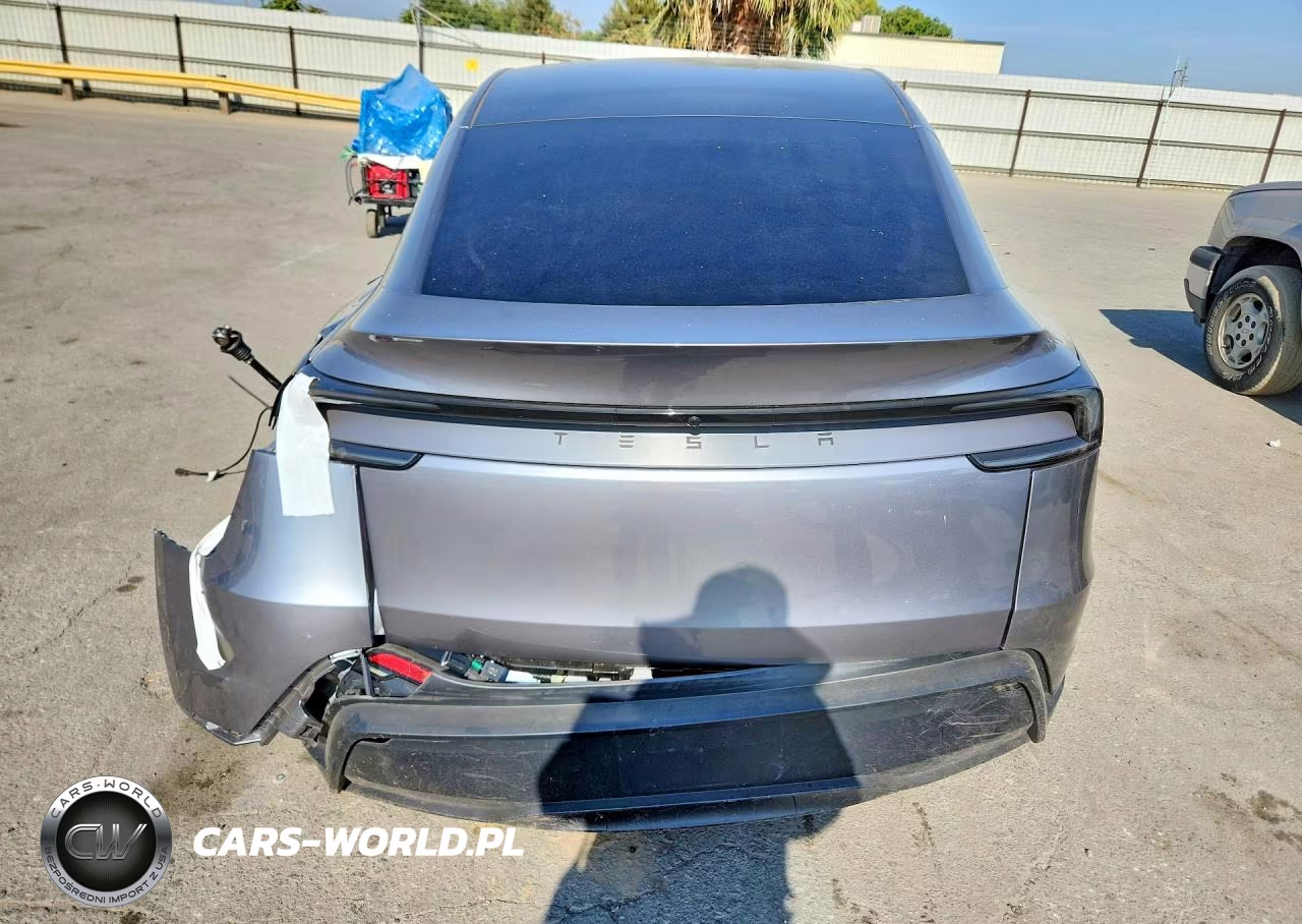 2026 Tesla Model Y VIN:7SAYGDED9TF430667 - 6