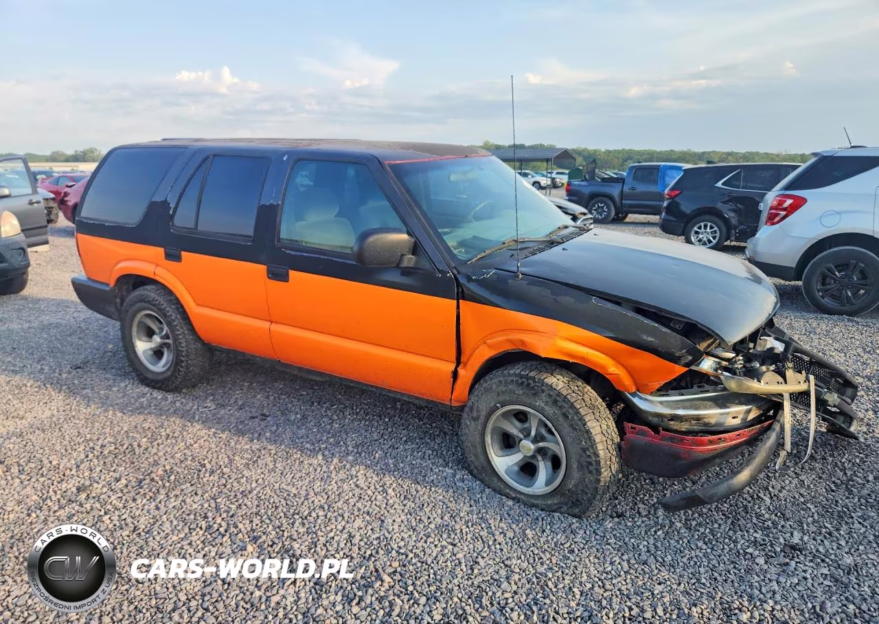 2001 Chevrolet Blazer VIN:1GNDT13W61K209397 - 4