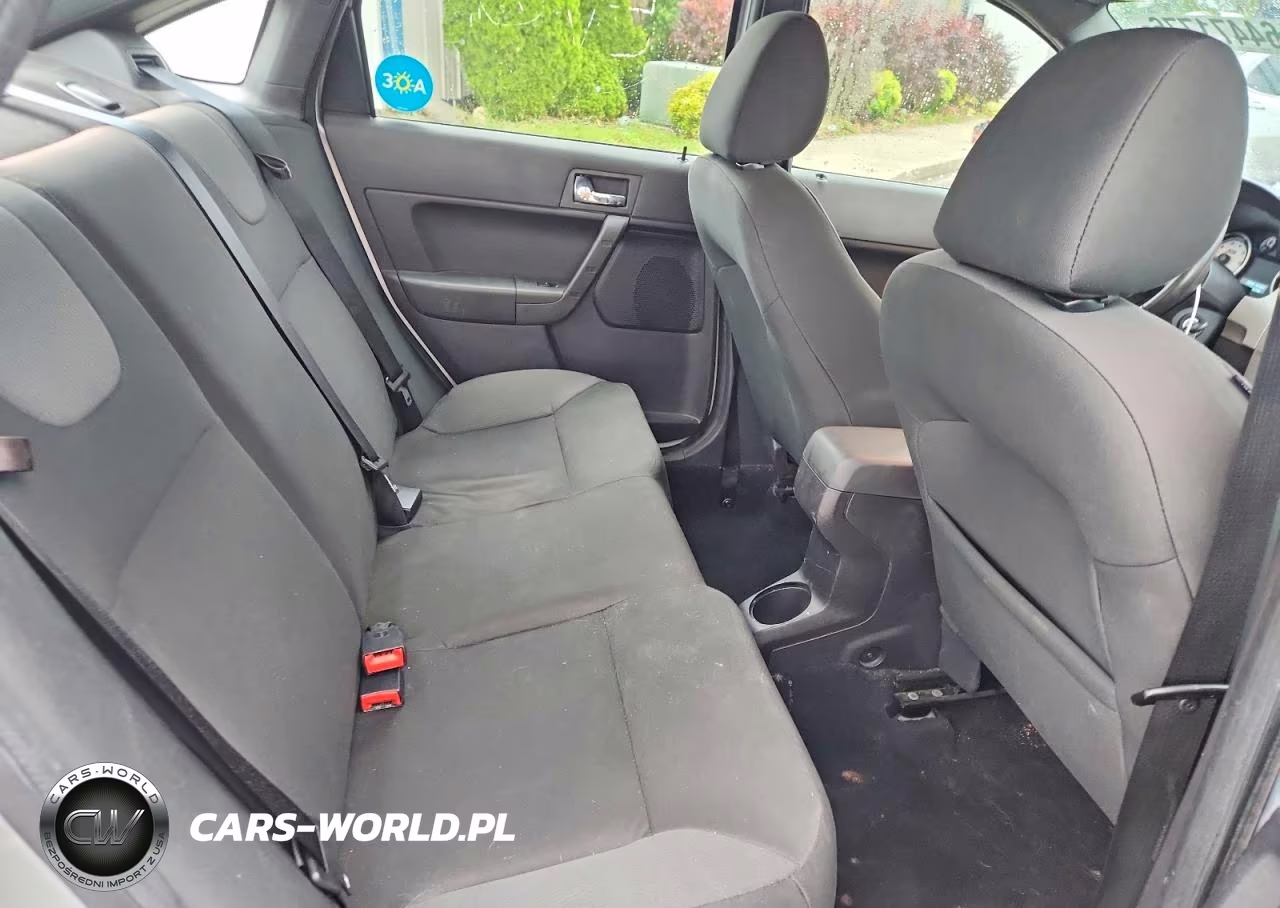2008 Ford Focus Se VIN:1FAHP35N48W294991 - 10