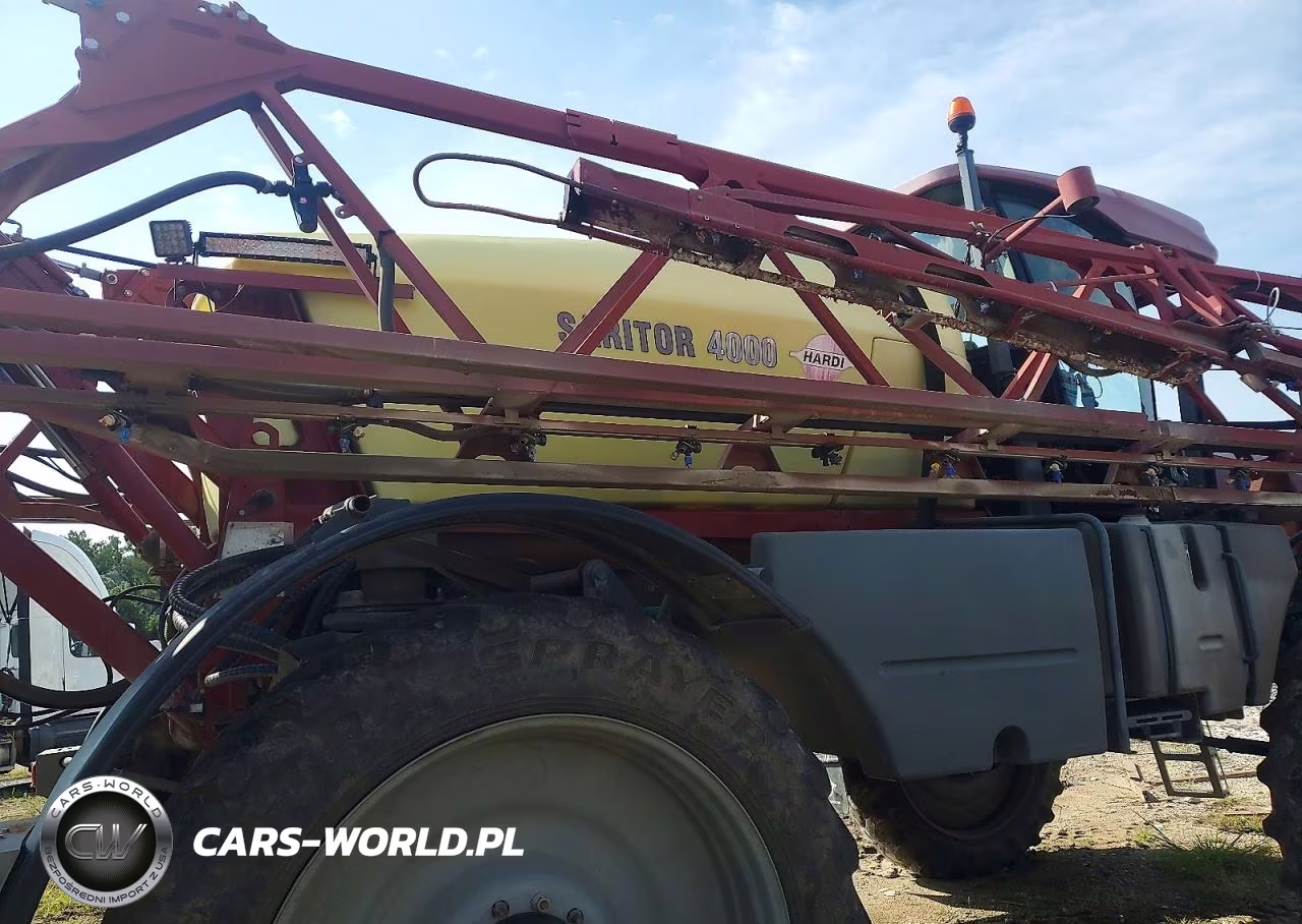 2014 Hardi Saritor 4000 - Specialty Crop Tractor VIN:0314104975 - 6