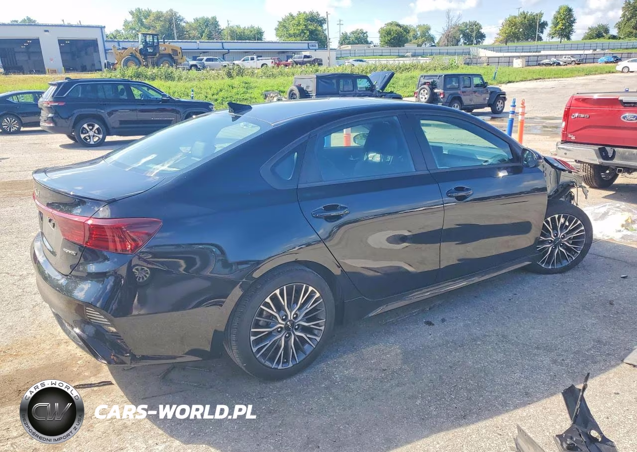 2024 Kia Forte Gt Line VIN:3KPF54AD7RE726138 - 3