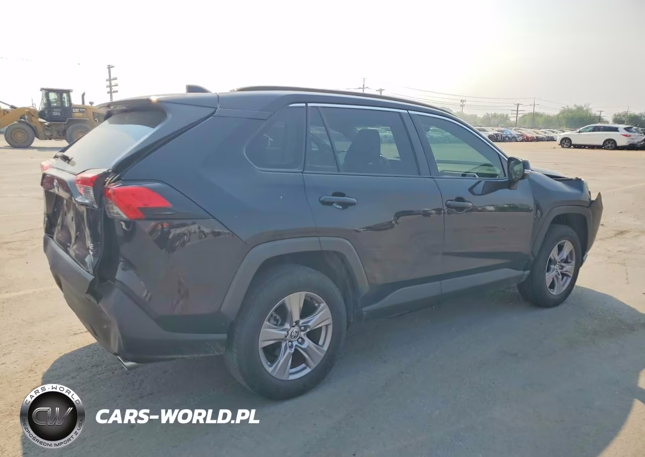 2023 Toyota Rav4 Xle VIN:JTMP1RFVXPJ041159 - 3