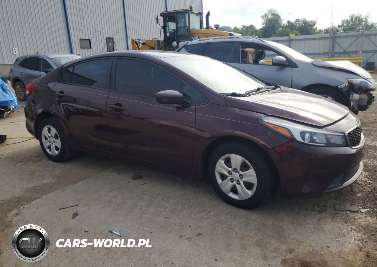 2018 Kia Forte Lx VIN:3KPFK4A79JE194642 - 4