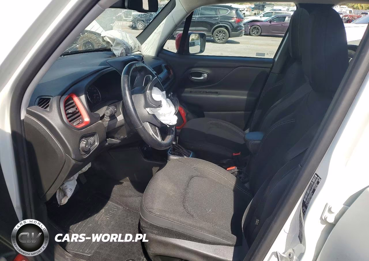 2023 Jeep Renegade Latitude VIN:ZACNJDB12PPP56169 - 7