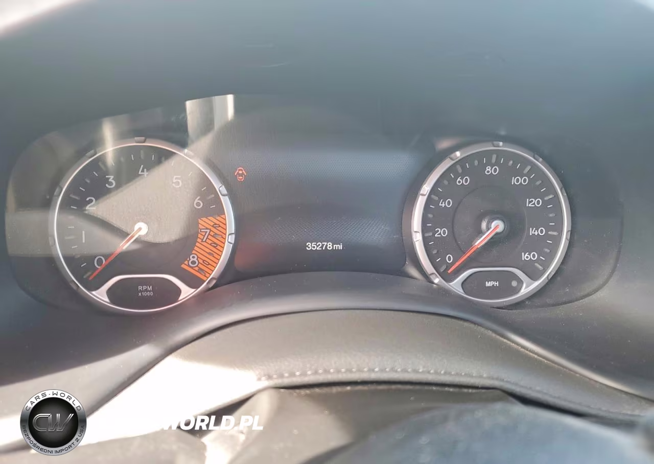 2023 Jeep Renegade Latitude VIN:ZACNJDB12PPP56169 - 9