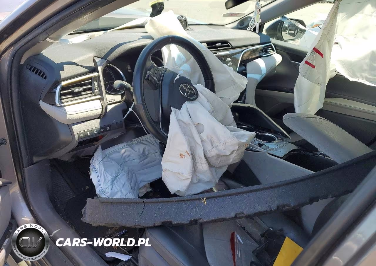 2018 Toyota Camry Hybrid Xle VIN:4T1B21HK1JU005888 - 8