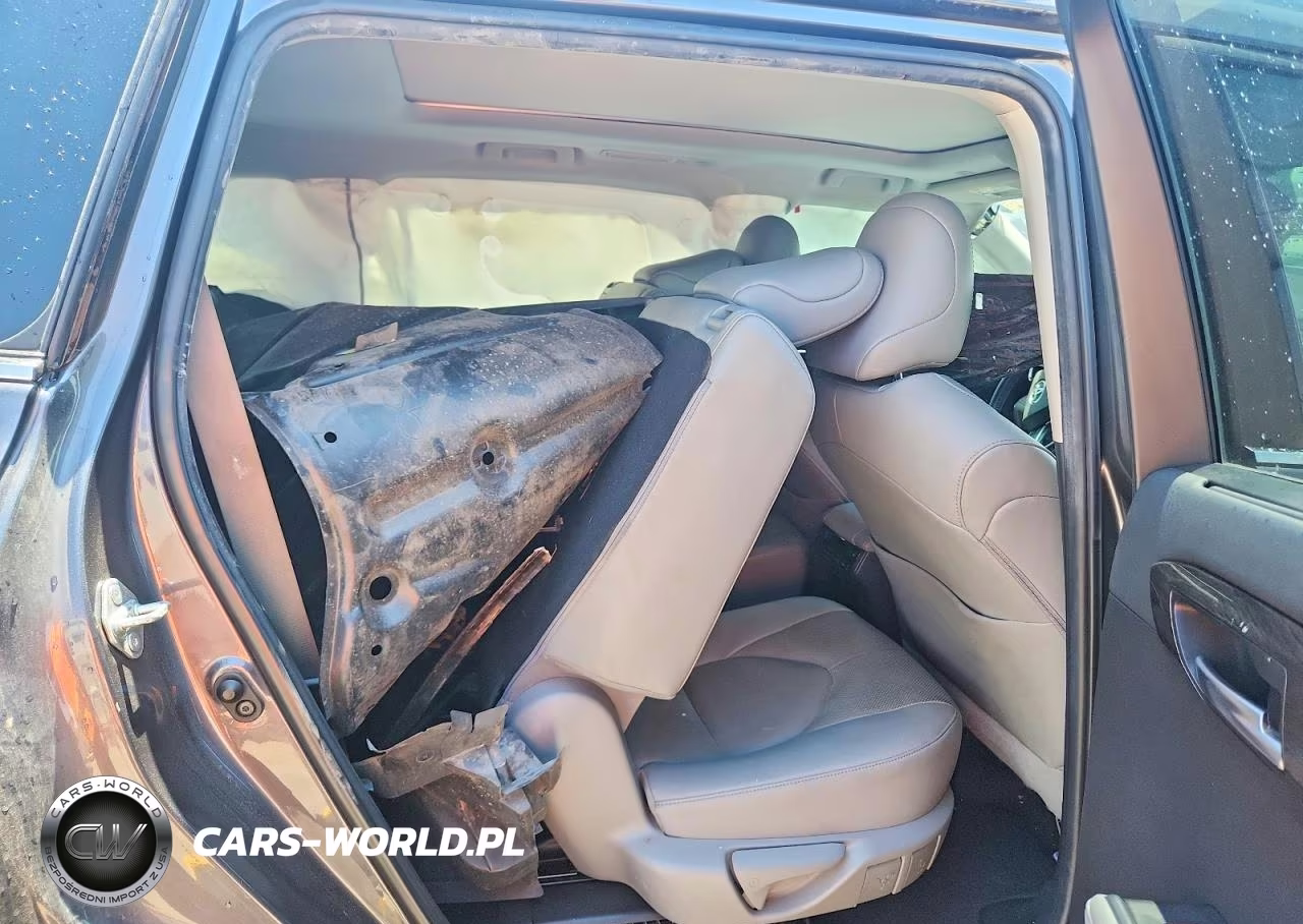 2023 Toyota Highlander Hybrid Platinum VIN:5TDEBRCH9PS121879 - 11
