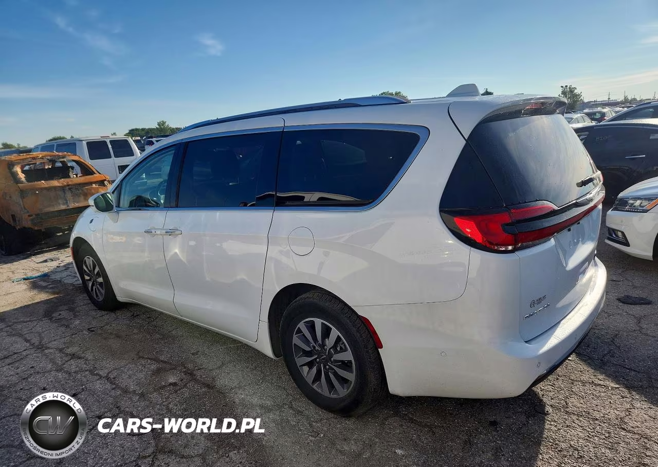 2021 Chrysler Pacifica Hybrid Touring L VIN:2C4RC1L75MR585876 - 2