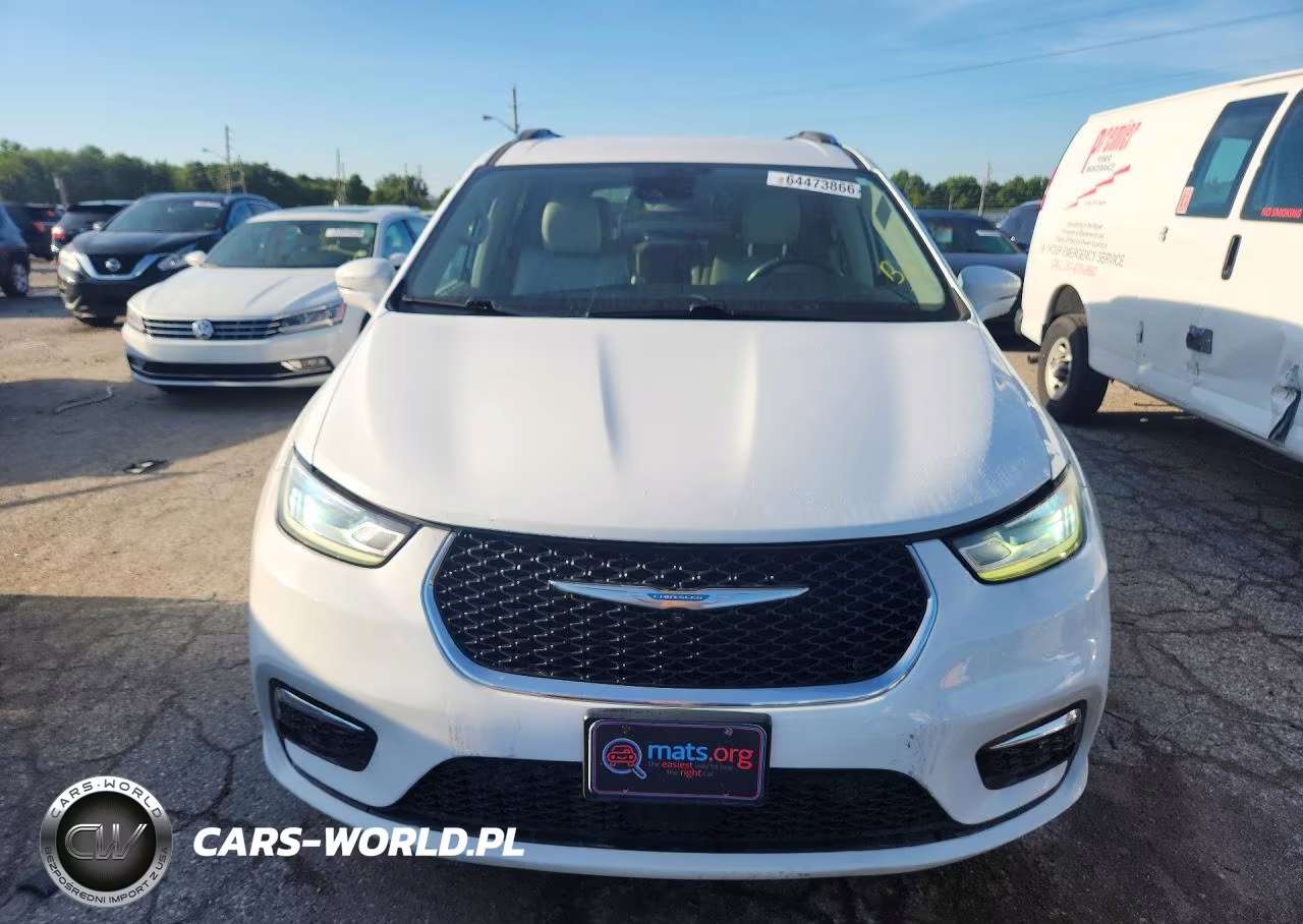 2021 Chrysler Pacifica Hybrid Touring L VIN:2C4RC1L75MR585876 - 5