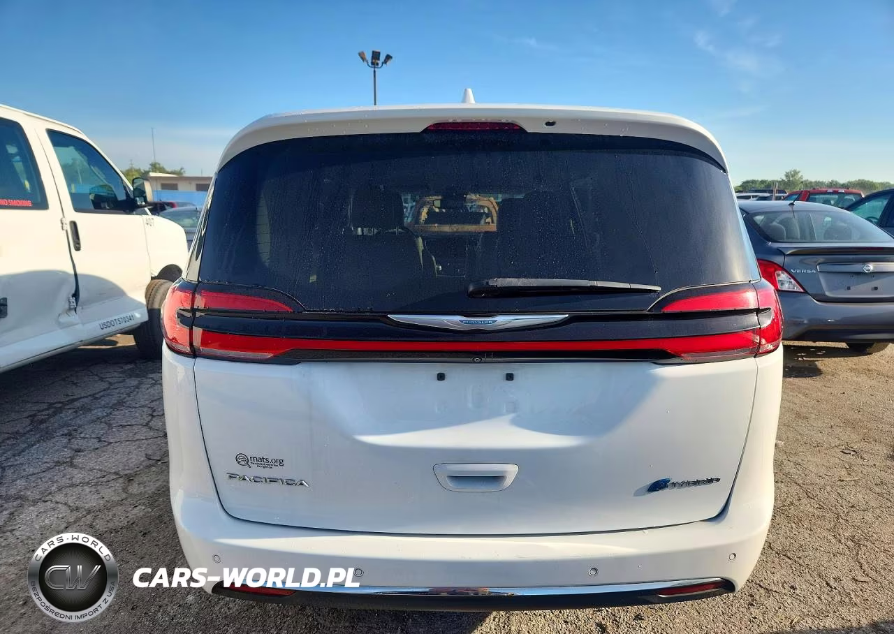 2021 Chrysler Pacifica Hybrid Touring L VIN:2C4RC1L75MR585876 - 6