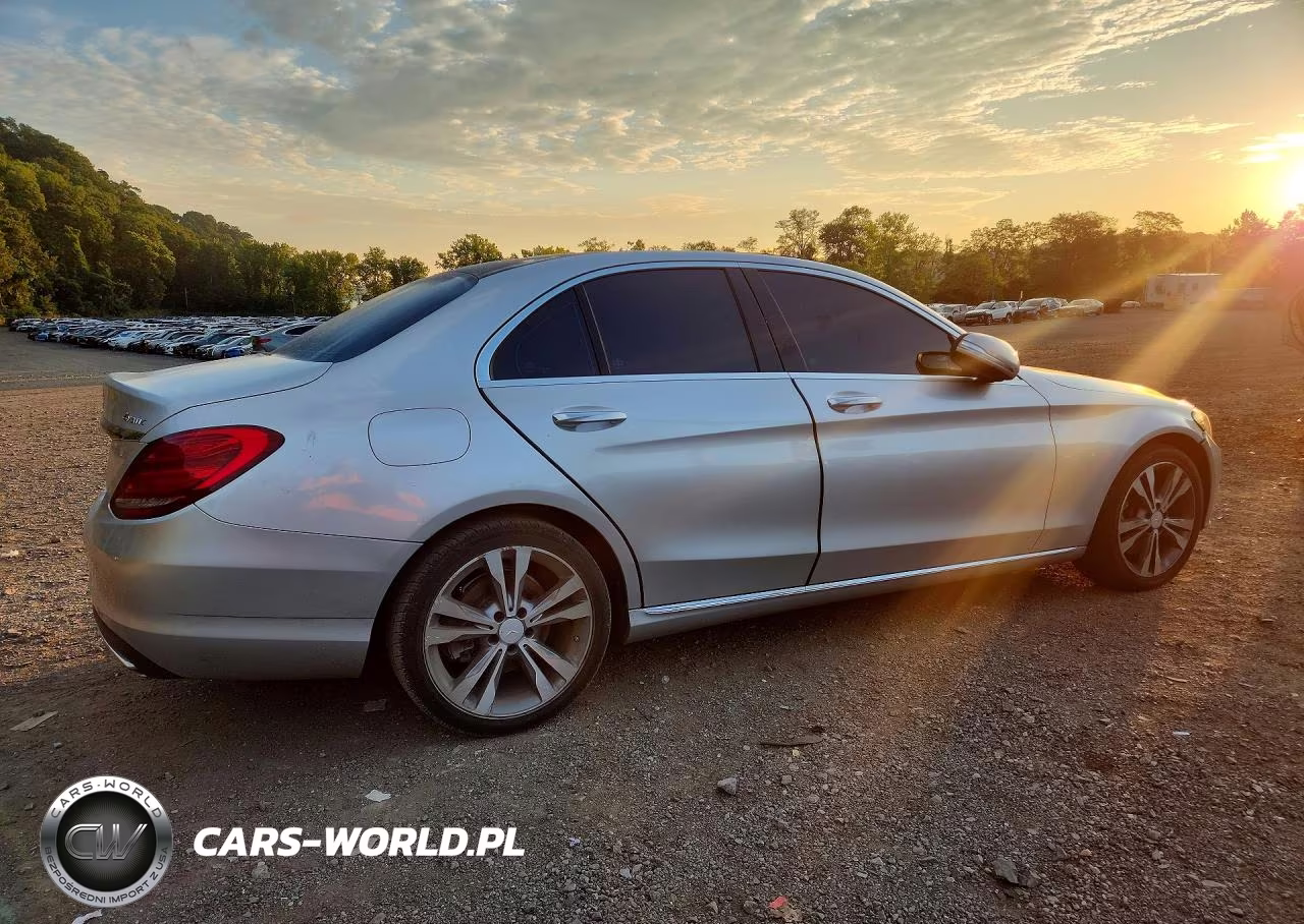 2015 Mercedes-Benz C 300 4Matic VIN:55SWF4KB9FU054128 - 3