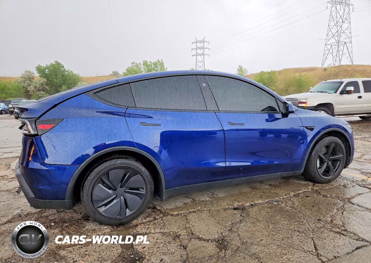 2026 Tesla Model Y VIN:7SAYGDEE3TF440376 - 3