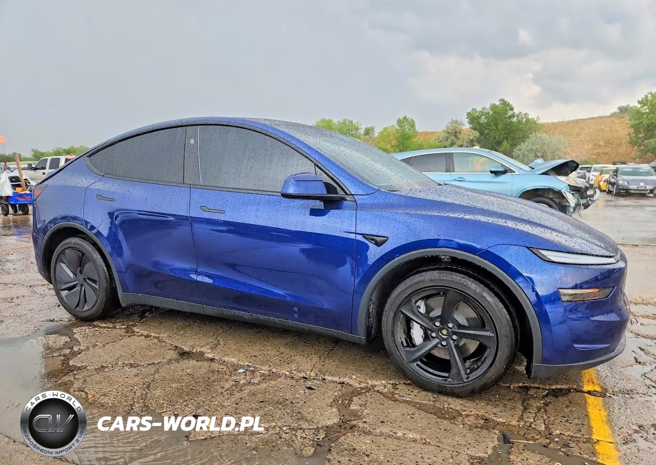 2026 Tesla Model Y VIN:7SAYGDEE3TF440376 - 4