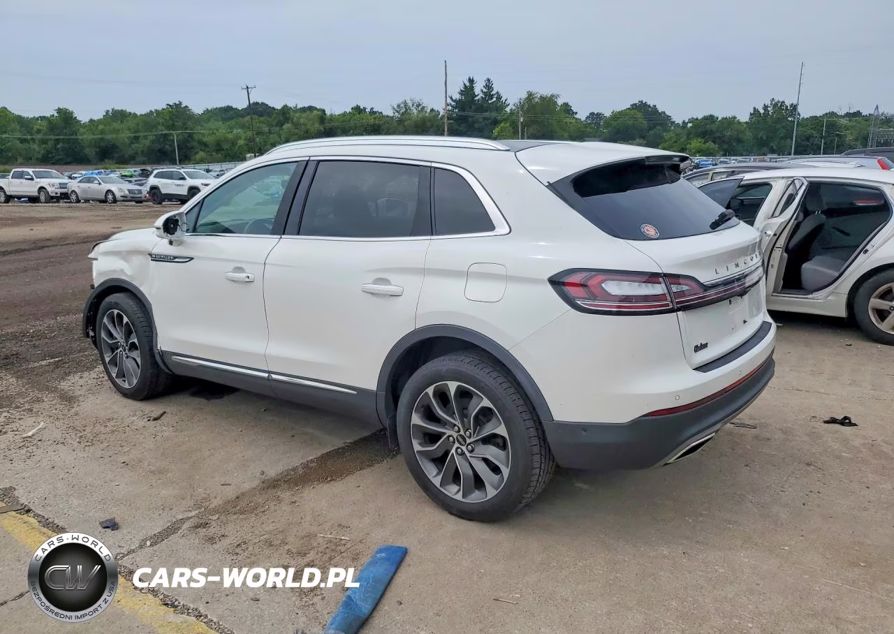 2022 Lincoln Nautilus Reserve VIN:2LMPJ8K9XNBL02729 - 2