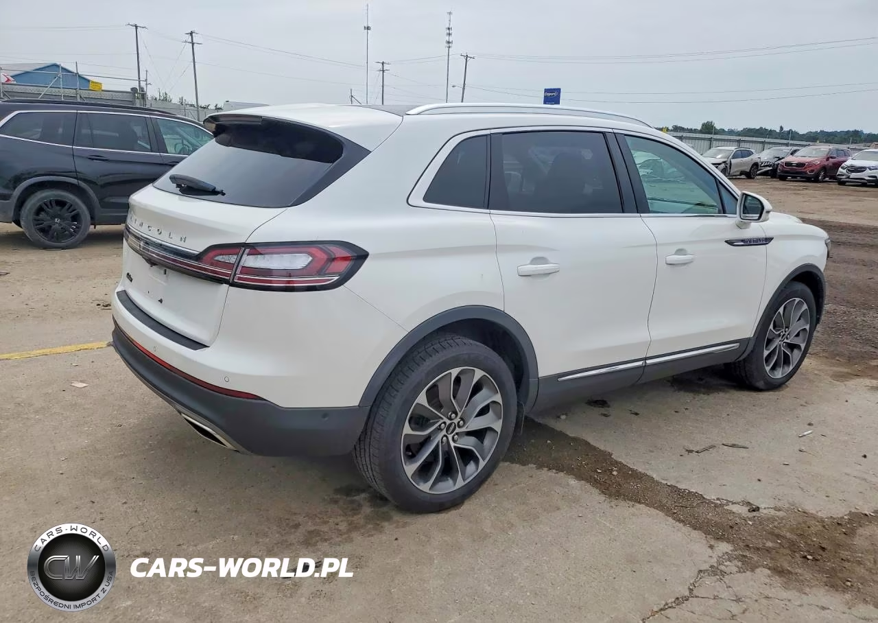 2022 Lincoln Nautilus Reserve VIN:2LMPJ8K9XNBL02729 - 3