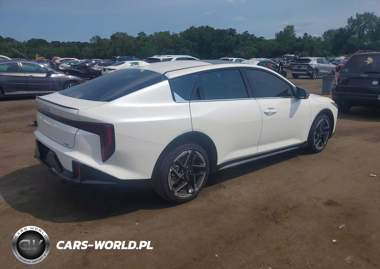 2025 Kia K4 Gt Line VIN:3KPFW4DE0SE045682 - 3