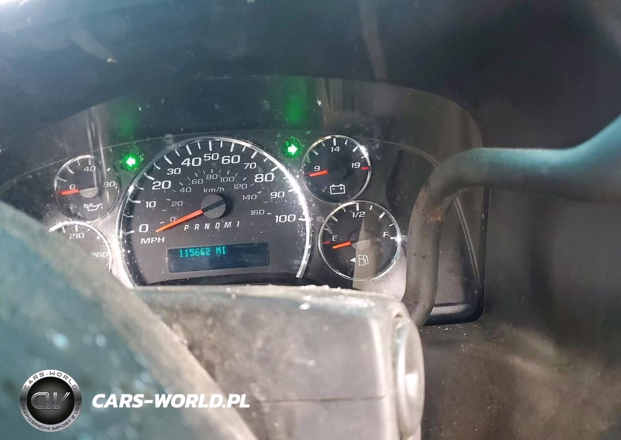 2018 Chevrolet Express G2500 VIN:1GCWGAFG1J1343167 - 9