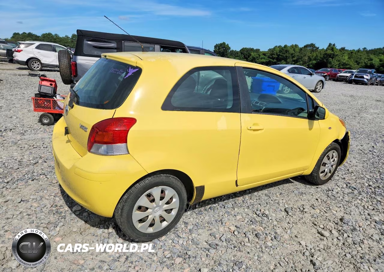 2010 Toyota Yaris Base VIN:JTDJT4K38A5294326 - 3