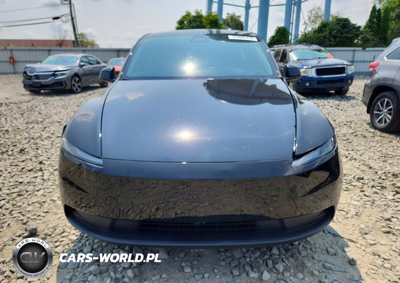 2026 Tesla Model Y VIN:7SAYGDEEXTA649160 - 5
