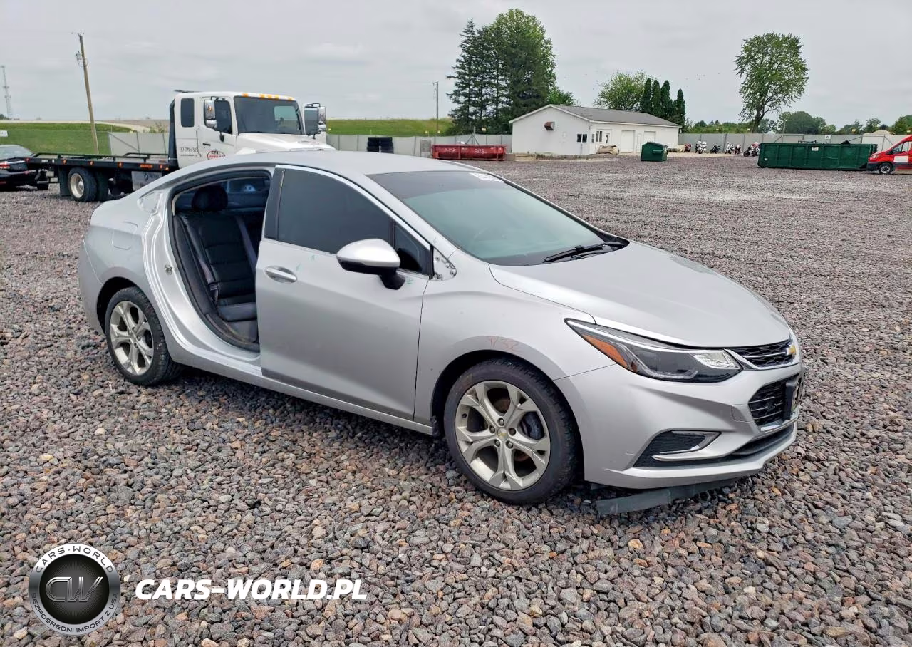 2017 Chevrolet Cruze Premier VIN:1G1BF5SM2H7139109 - 4