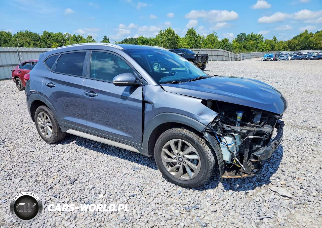 2017 Hyundai Tucson Se Plus VIN:KM8J33A42HU480007 - 4