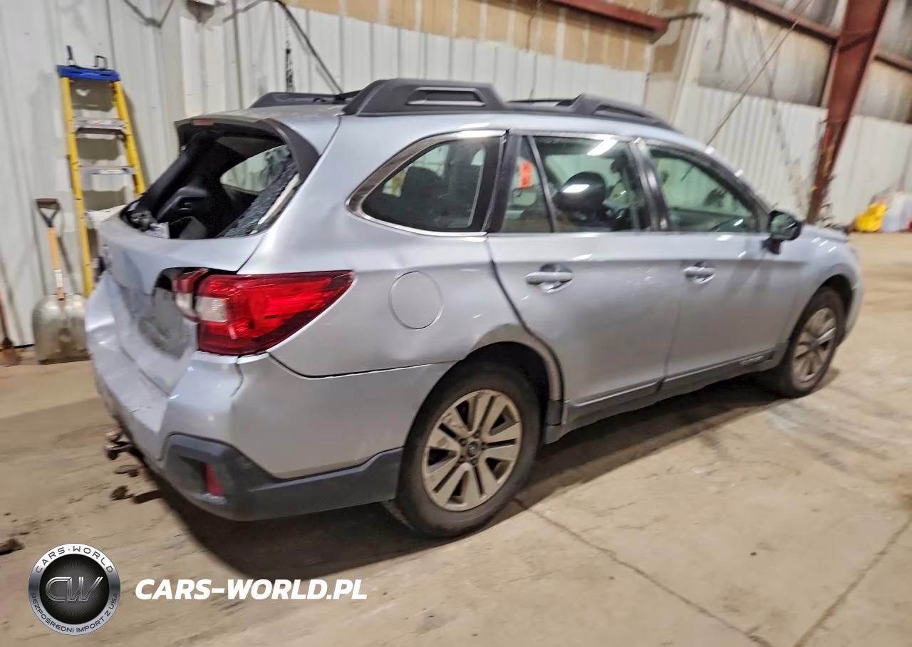 2018 Subaru Outback 2.5I VIN:4S4BSAACXJ3313909 - 3
