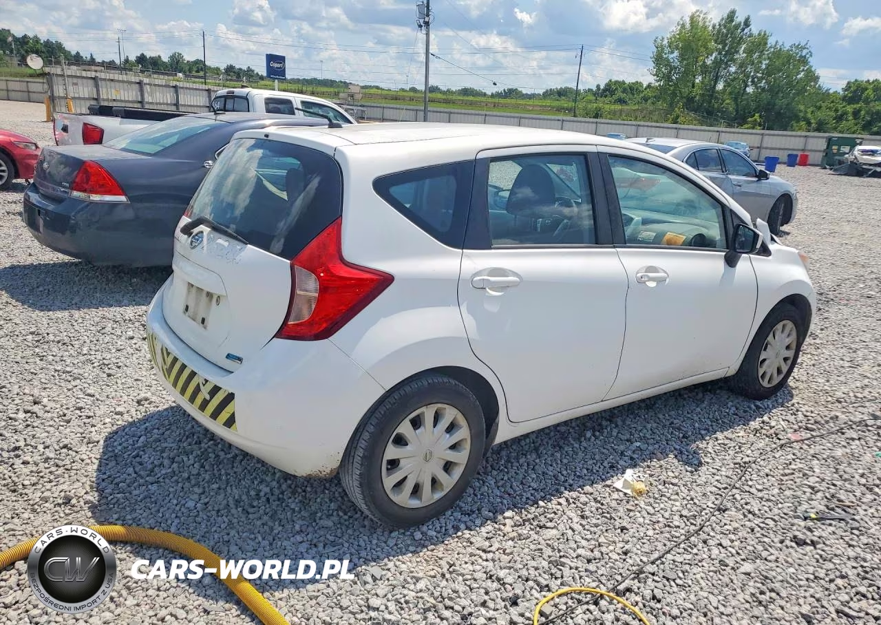 2016 Nissan Versa Note S Plus VIN:3N1CE2CP0GL389452 - 3