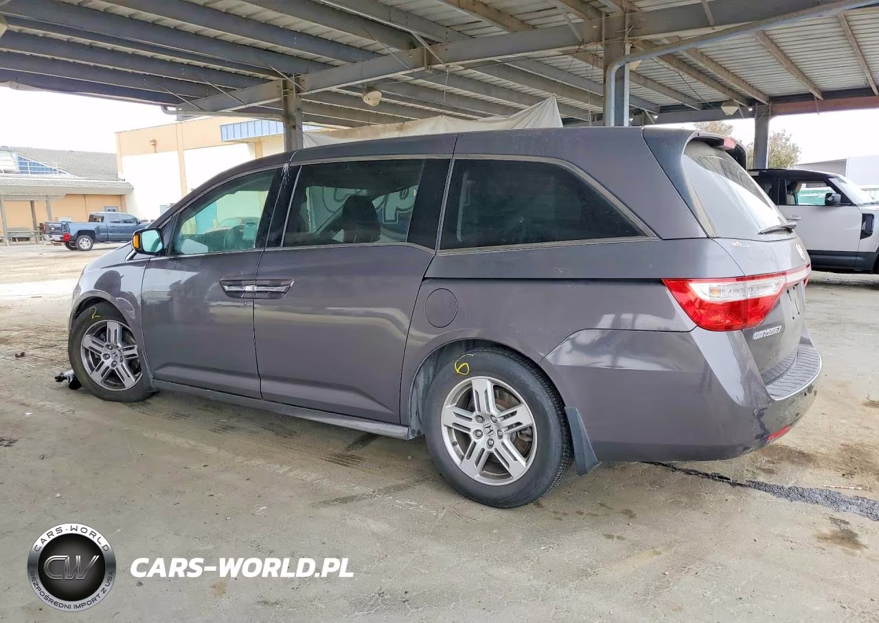 2013 Honda Odyssey Touring VIN:5FNRL5H97DB050982 - 2
