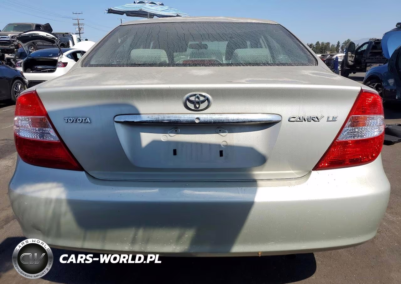 2002 Toyota Camry Le VIN:JTDBE30K920055045 - 6