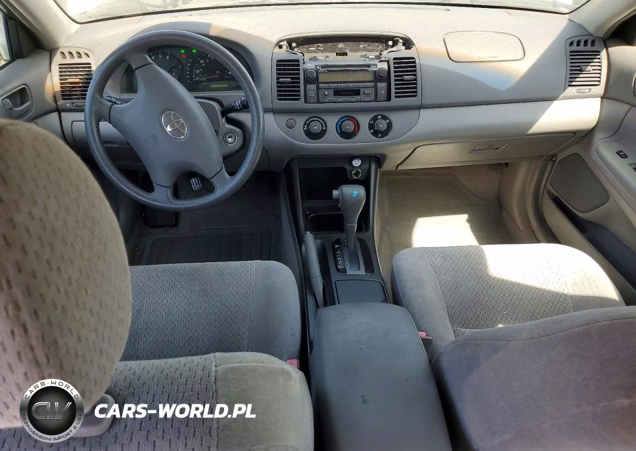 2002 Toyota Camry Le VIN:JTDBE30K920055045 - 8