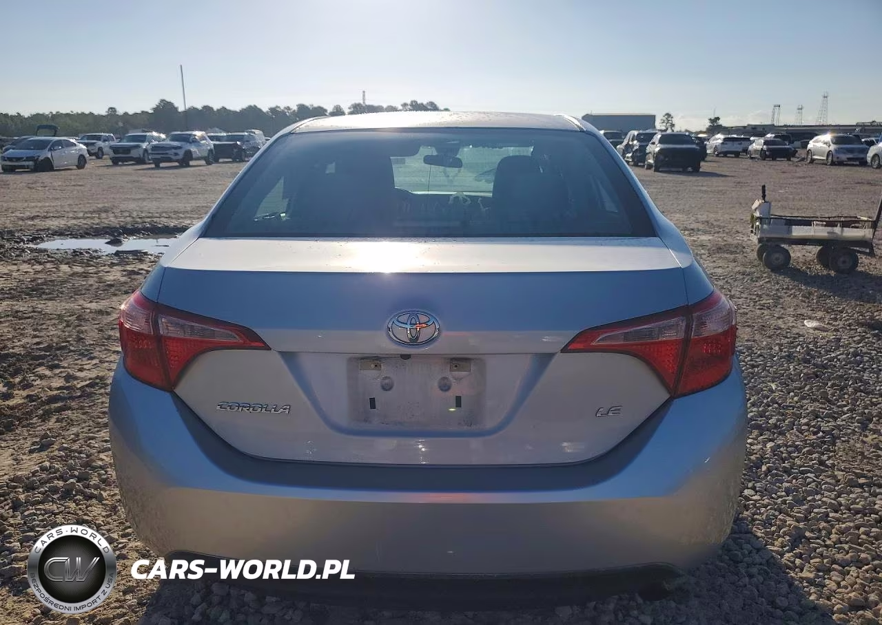 2018 Toyota Corolla Le VIN:5YFBURHE4JP833180 - 6