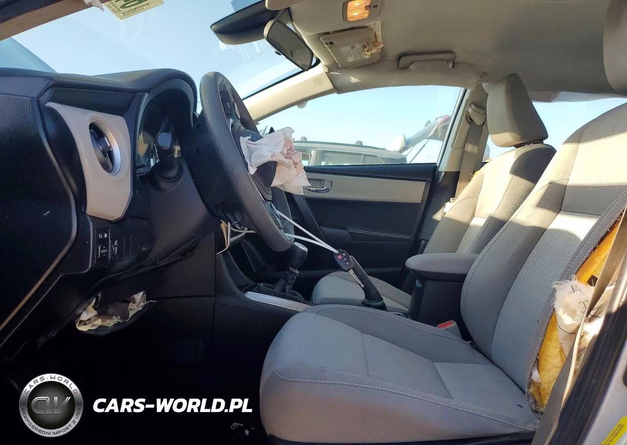 2018 Toyota Corolla Le VIN:5YFBURHE4JP833180 - 7