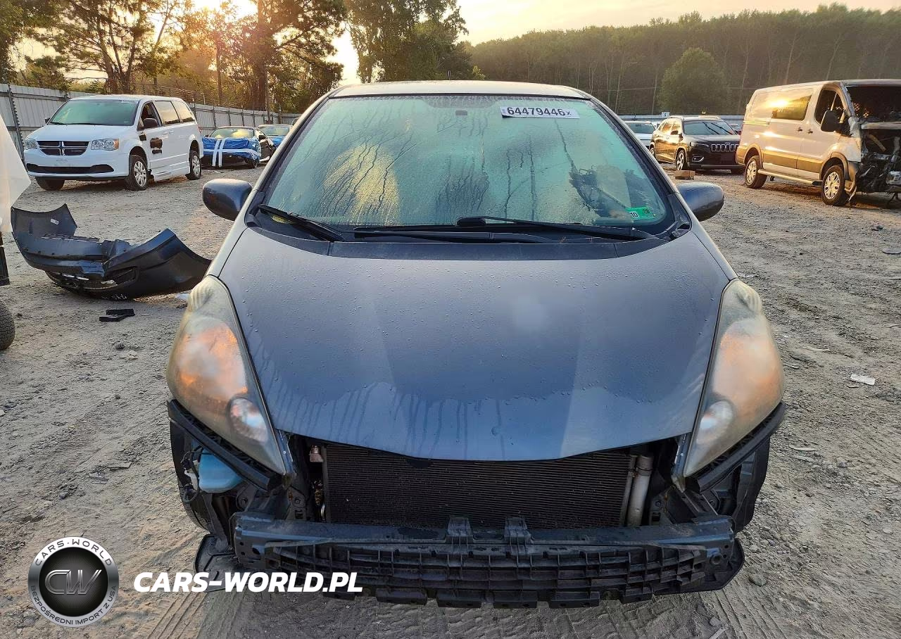 2013 Honda Fit VIN:JHMGE8H38DC020075 - 5