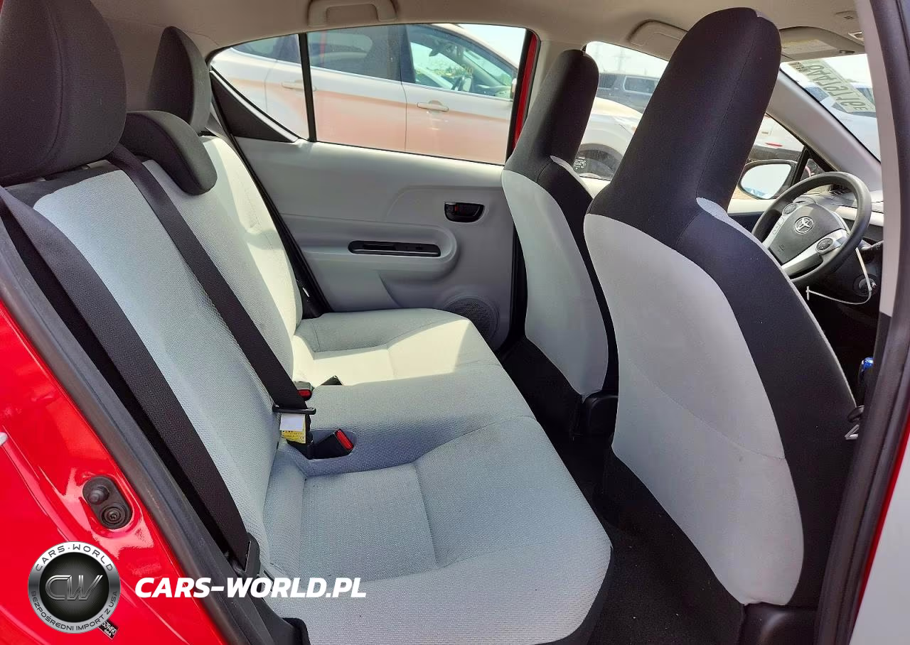 2013 Toyota Prius C One VIN:JTDKDTB3XD1539490 - 10