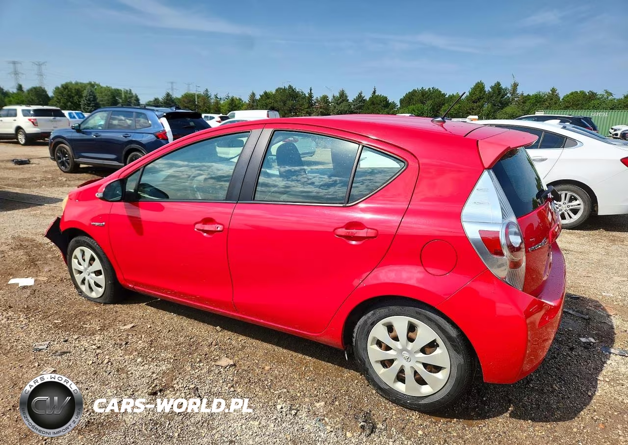 2013 Toyota Prius C One VIN:JTDKDTB3XD1539490 - 2