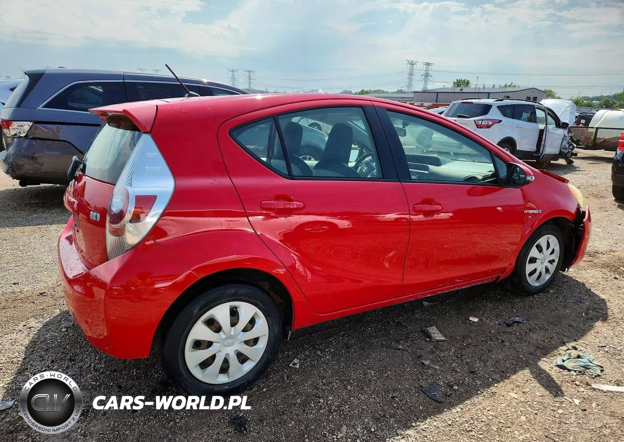 2013 Toyota Prius C One VIN:JTDKDTB3XD1539490 - 3