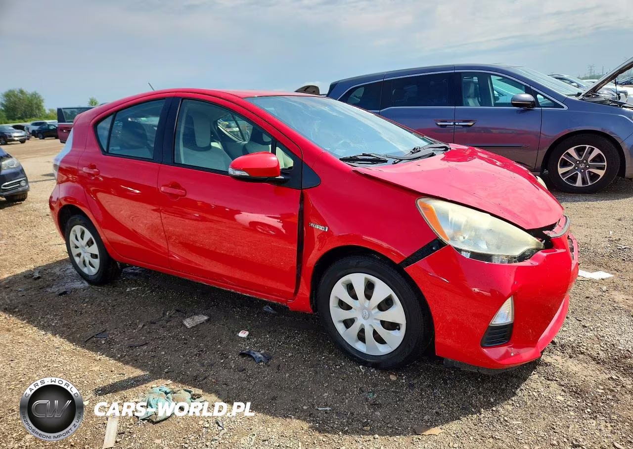 2013 Toyota Prius C One VIN:JTDKDTB3XD1539490 - 4