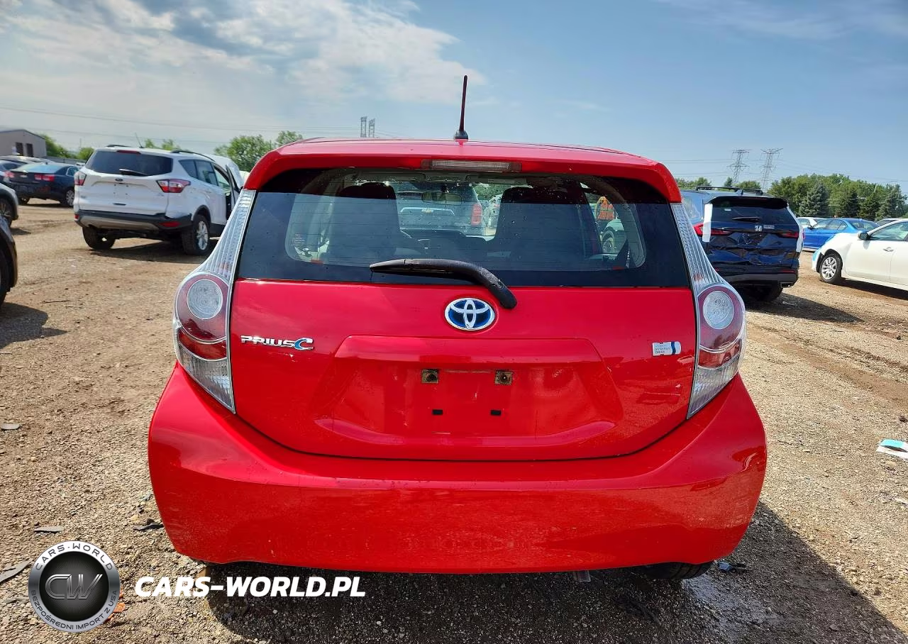 2013 Toyota Prius C One VIN:JTDKDTB3XD1539490 - 6