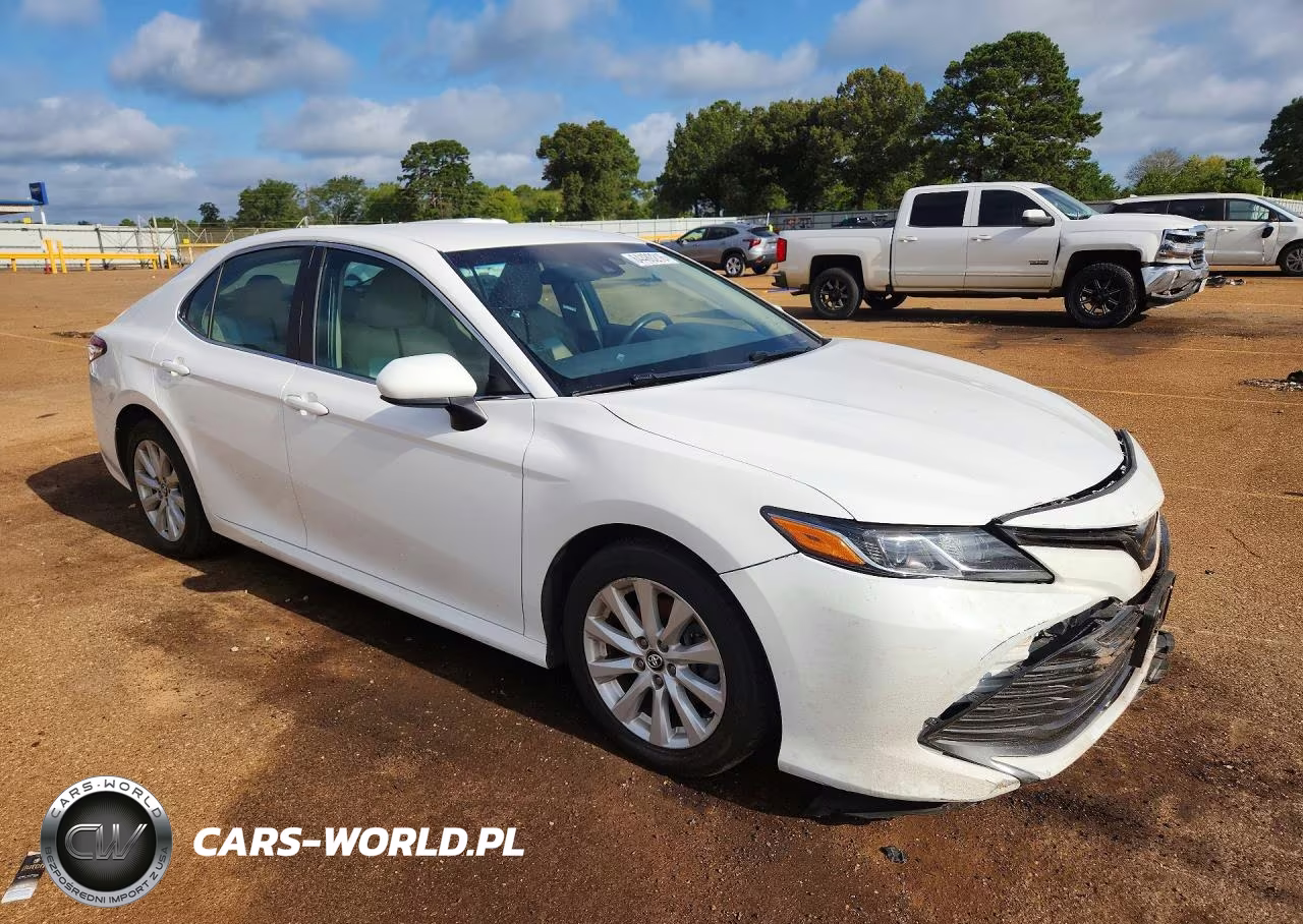 2018 Toyota Camry Le VIN:4T1B11HK4JU095427 - 4
