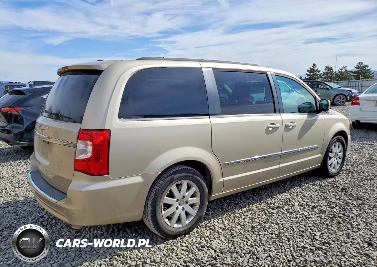 2014 Chrysler Town & Country Touring VIN:2C4RC1BG5ER126124 - 3