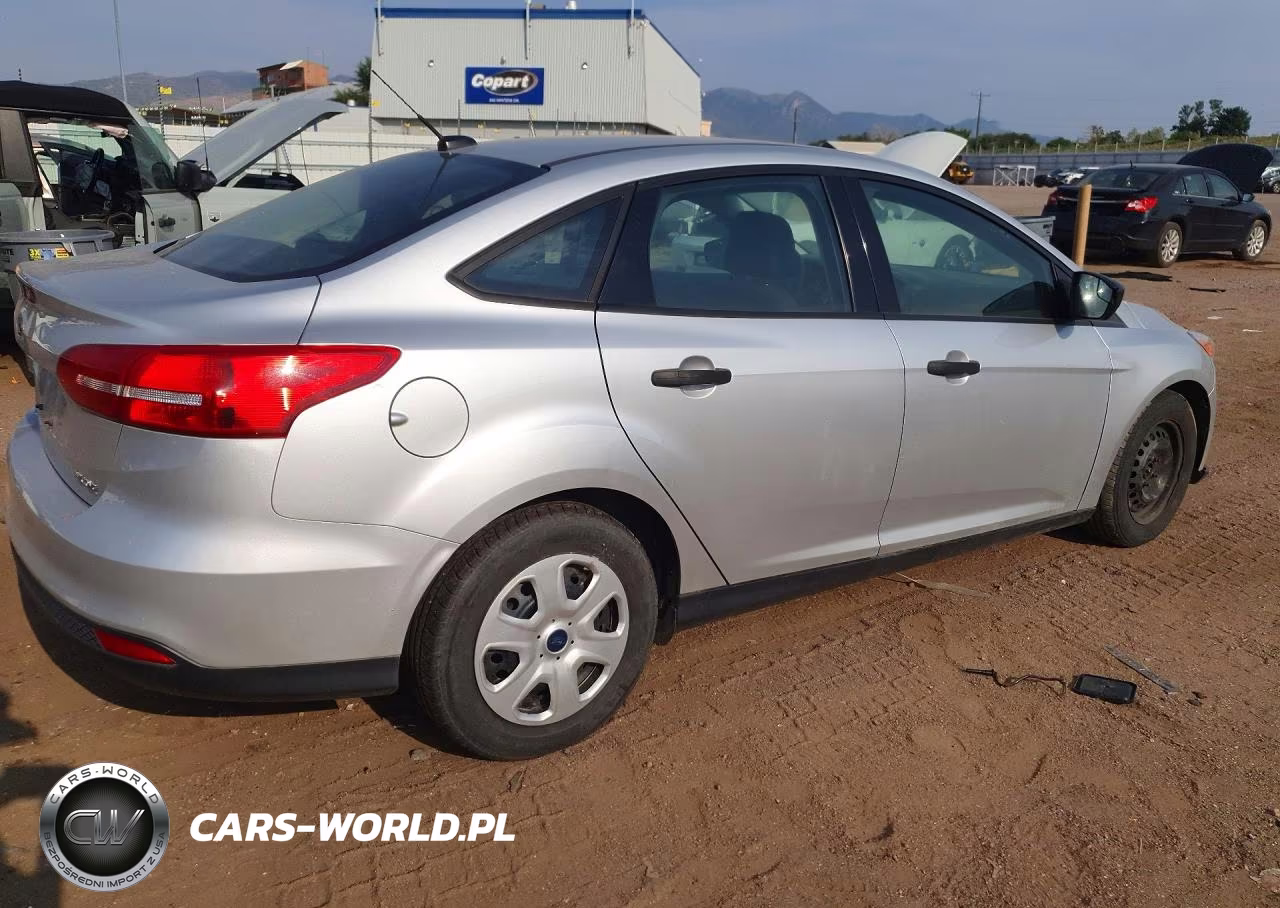 2017 Ford Focus S VIN:1FADP3E25HL328958 - 3